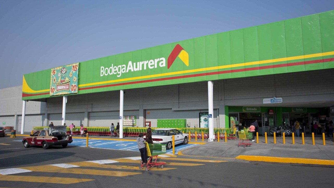 WhatsApp conversion rate improvement strategies: WhatsApp number checker to identify high-potential users.